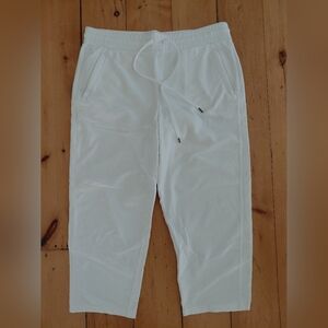 T BY TALBOTS White Pull On Capri Pants